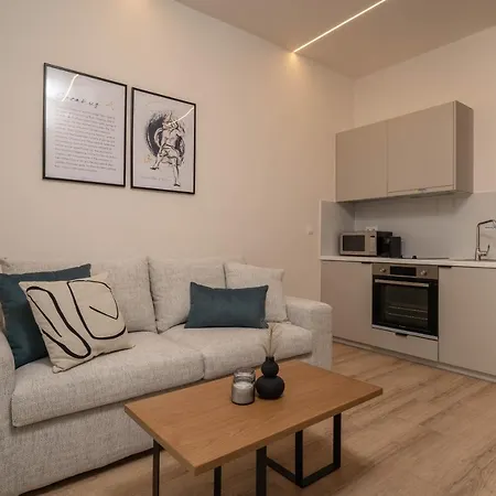 Apartment Io