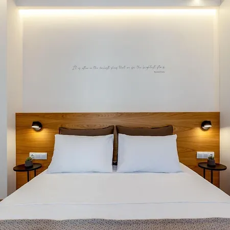 Io Apartment *