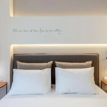 Io Apartment