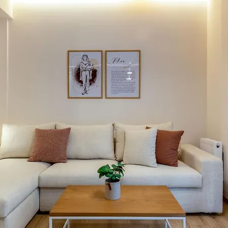 Apartment Io *