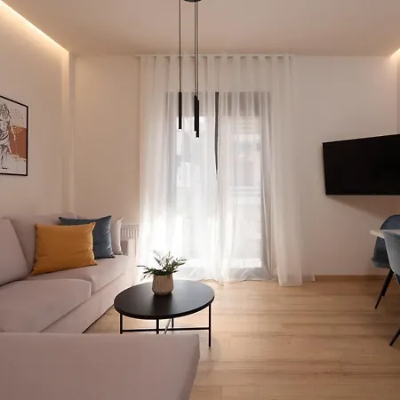 Io Apartment *